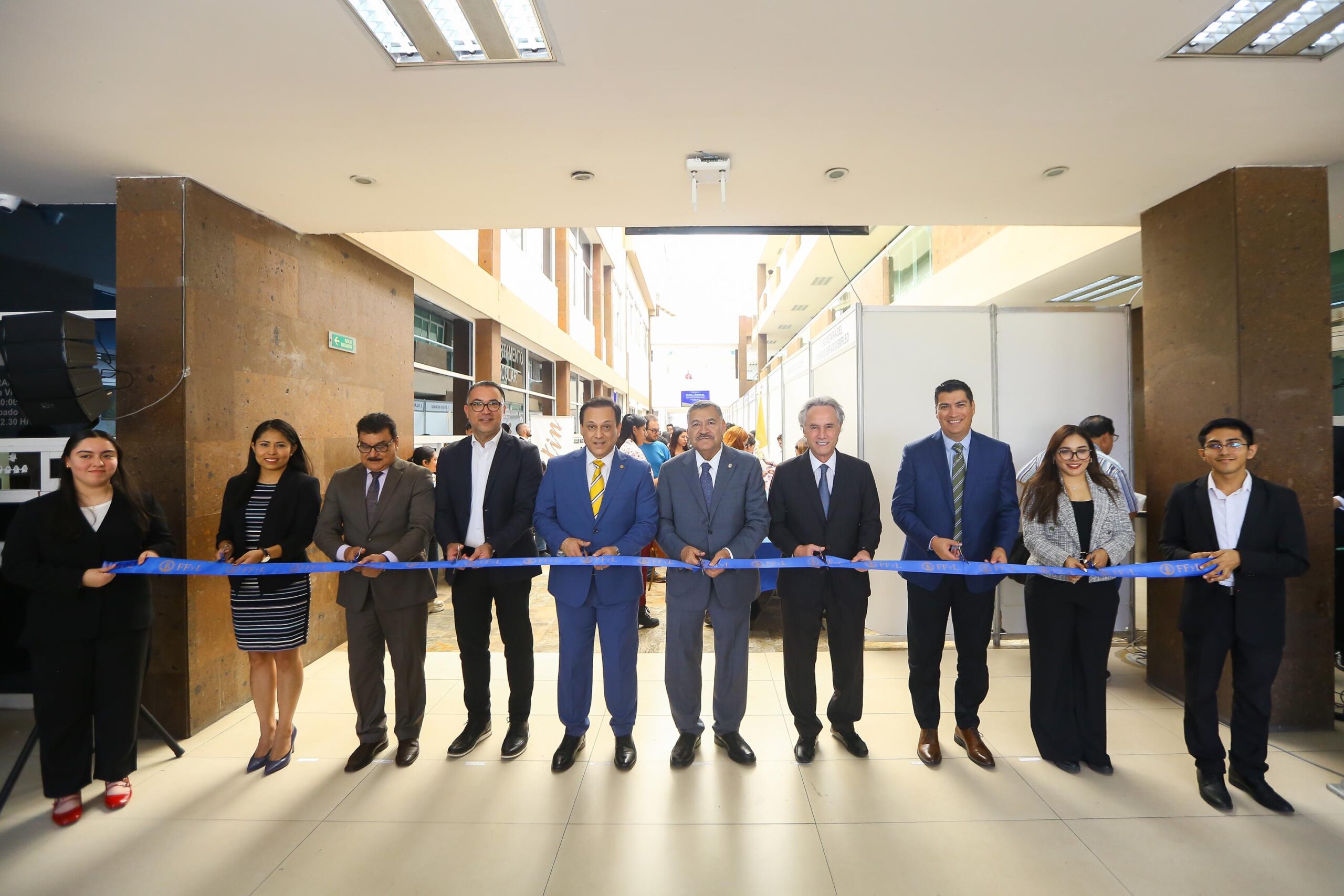 Inaugura Rector Santos Guzmán Feria Laboral en la FFyL