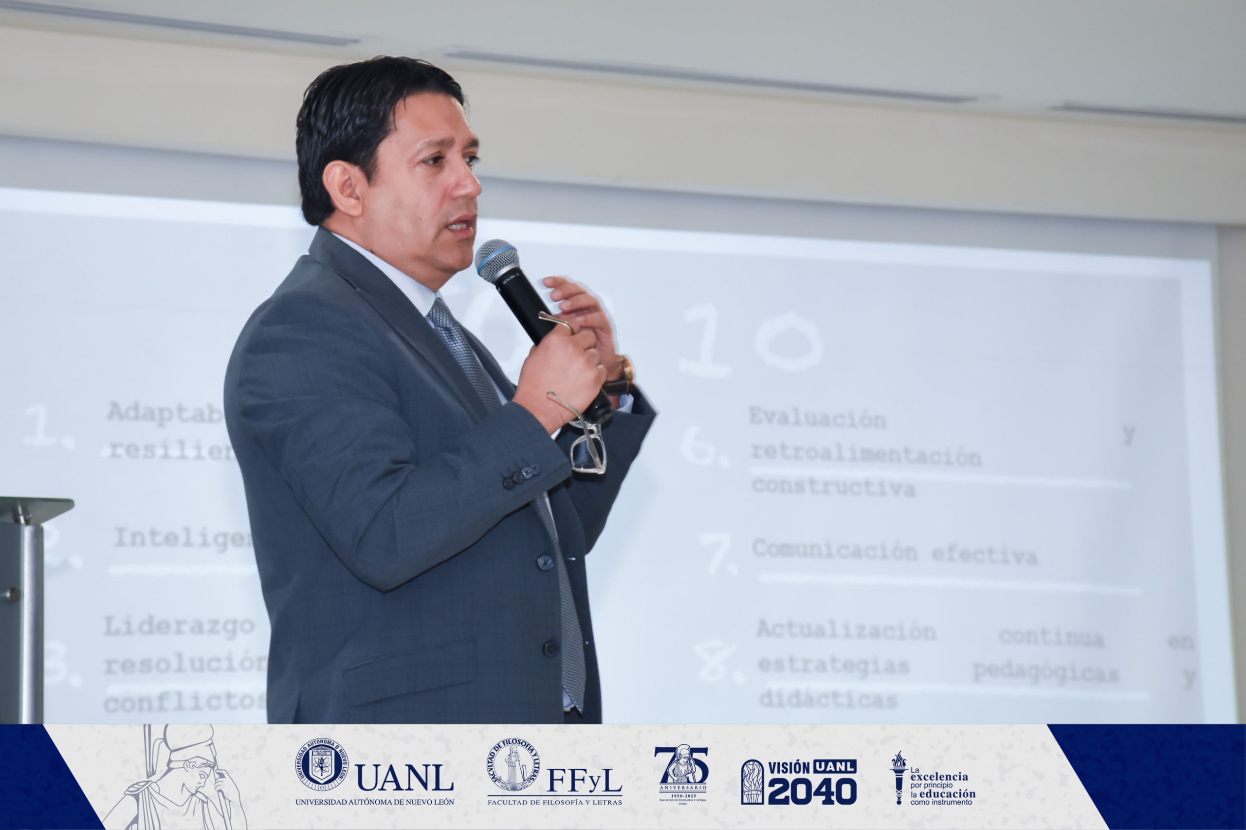 Convoca la FFyL a Bienvenida Académica previo al inicio de semestre