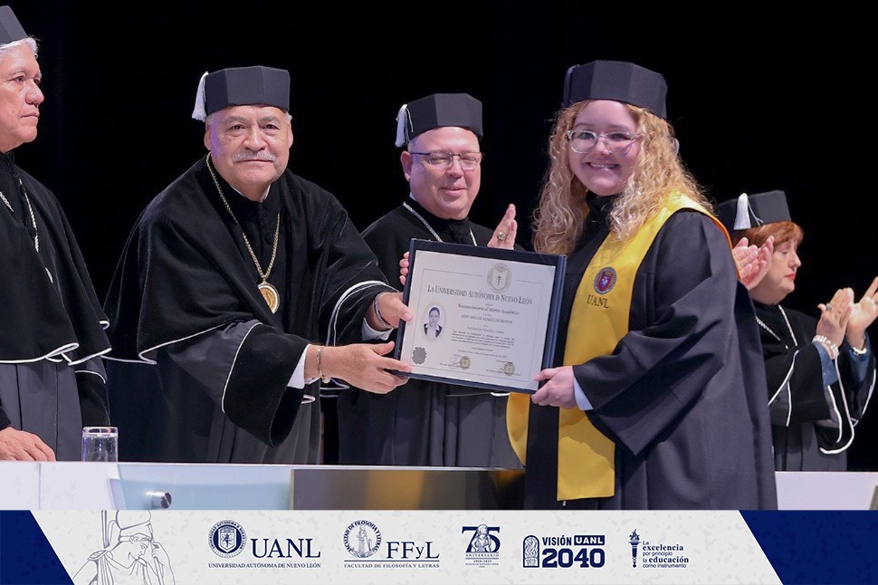 UANL otorga el Reconocimiento al Mérito Académico a estudiantes de la FFyL