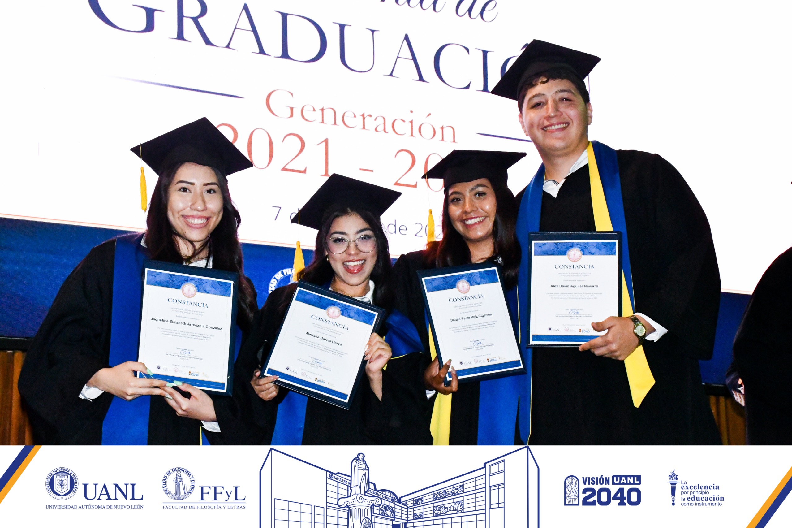 Gradúa Facultad de Filosofía y Letras de la UANL a la Generación 2021-2026